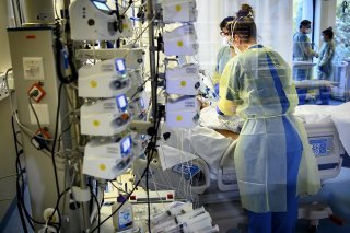 La pandémie de coronavirus a accentué le débat sur l'avenir des soins infirmiers. En novembre 2021, le peuple suisse a accepté une initiative pour soutenir les métiers de la santé (image d'llustration).